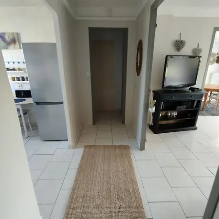 Olbus Riquier, Stylish&bright Apt, Wifi