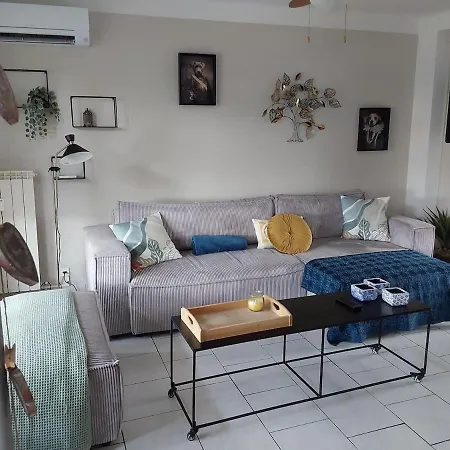 A Proximite Du Jardin Olbius Riquier