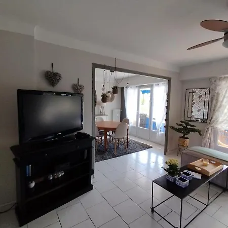 Lägenhet A Proximite Du Jardin Olbius Riquier *