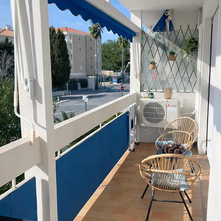 A Proximite Du Jardin Olbius Riquier Διαμέρισμα *