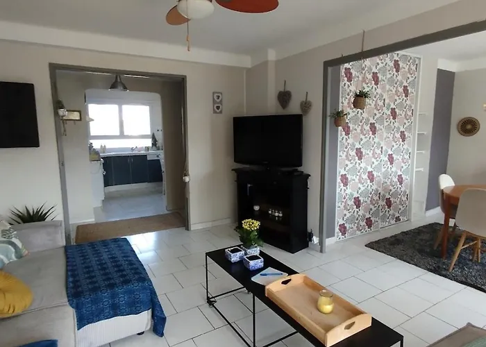 A Proximite Du Jardin Olbius Riquier Lejlighed