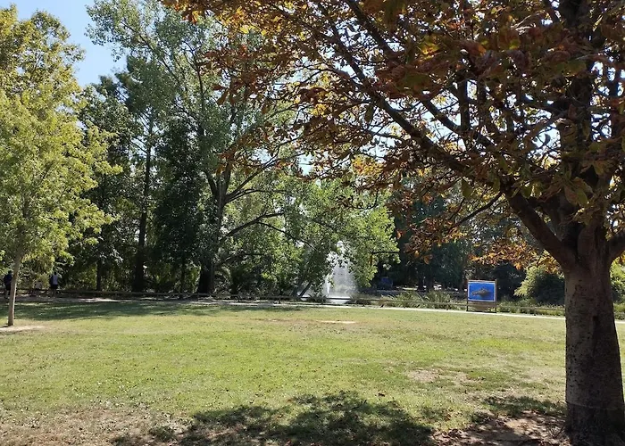 A Proximite Du Jardin Olbius Riquier Lejlighed