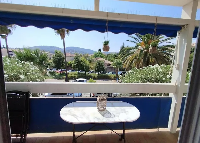 A Proximite Du Jardin Olbius Riquier * Hyères