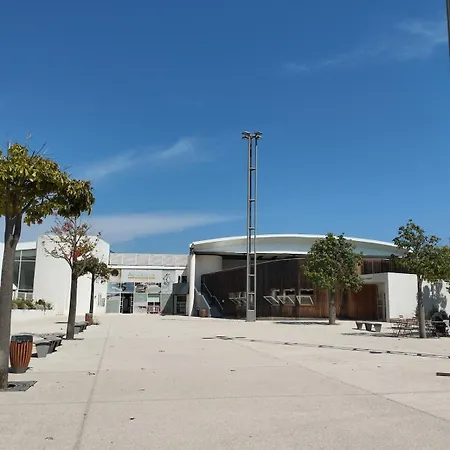 Olbus Riquier, Stylish And Bright Apt, Wifi Apartment Hyeres